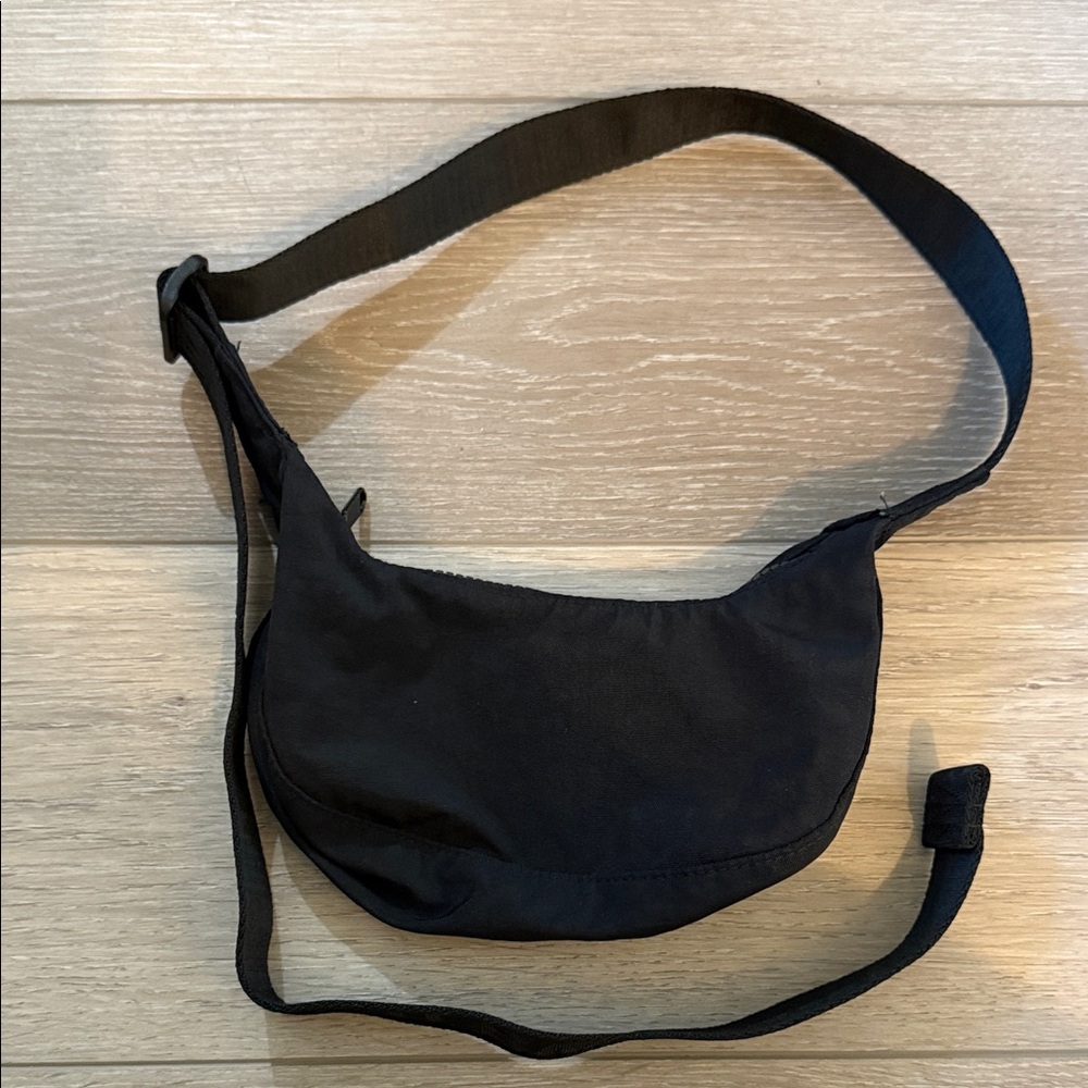 Baggu Mini Crescent Bag in Black
